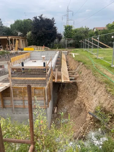 Piscina privata - immagine 18