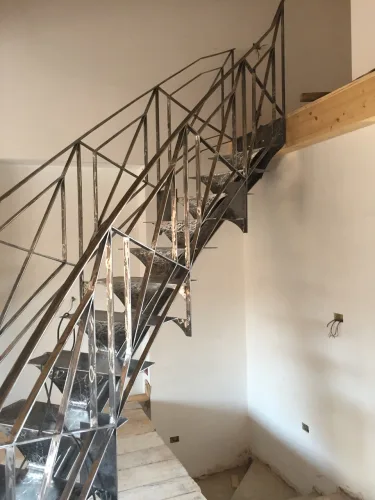 Realizzazione scala interna - immagine 4