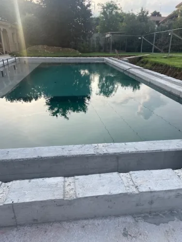 Piscina in vasca bianca Corbetta - immagine 16