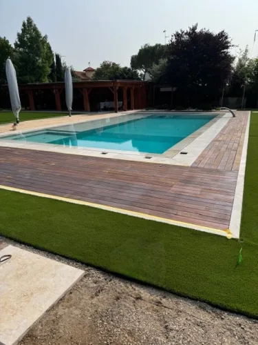 Piscina in vasca bianca Corbetta - immagine 13
