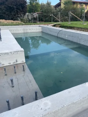 Piscina in vasca bianca Corbetta - immagine 15